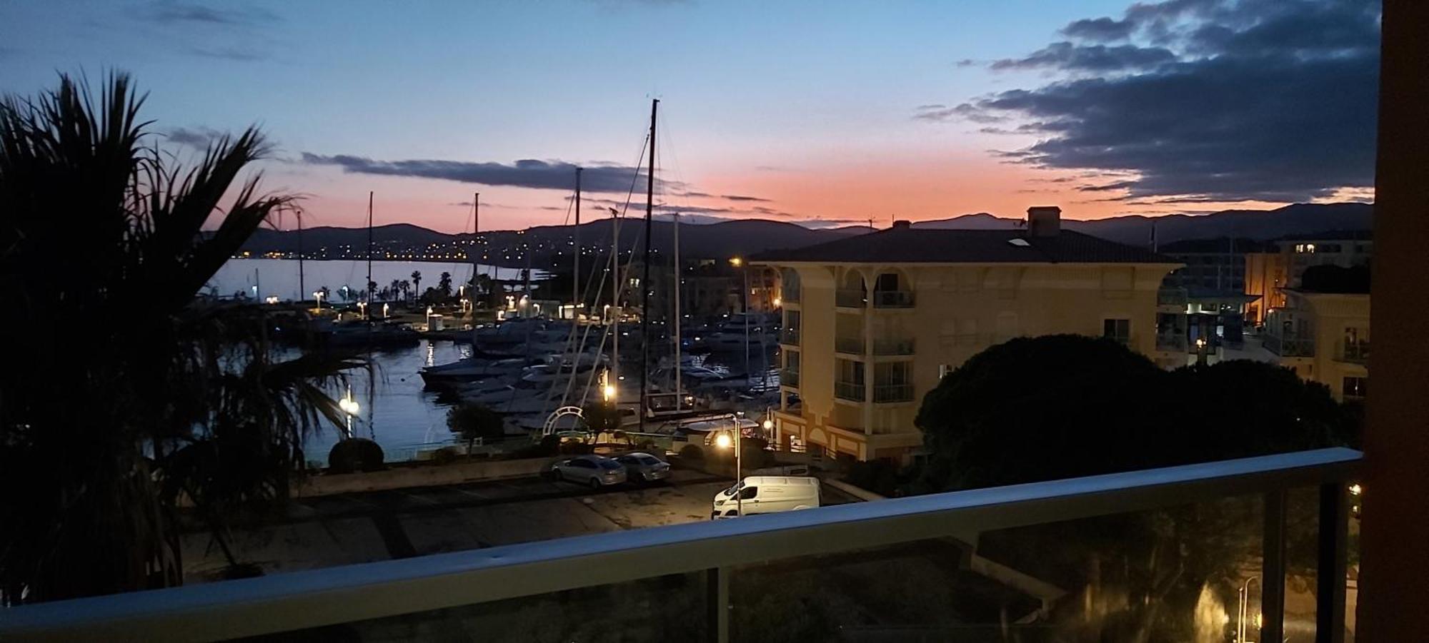 Sublime Vue Mer,Parking,Wifi Fréjus Exterior foto
